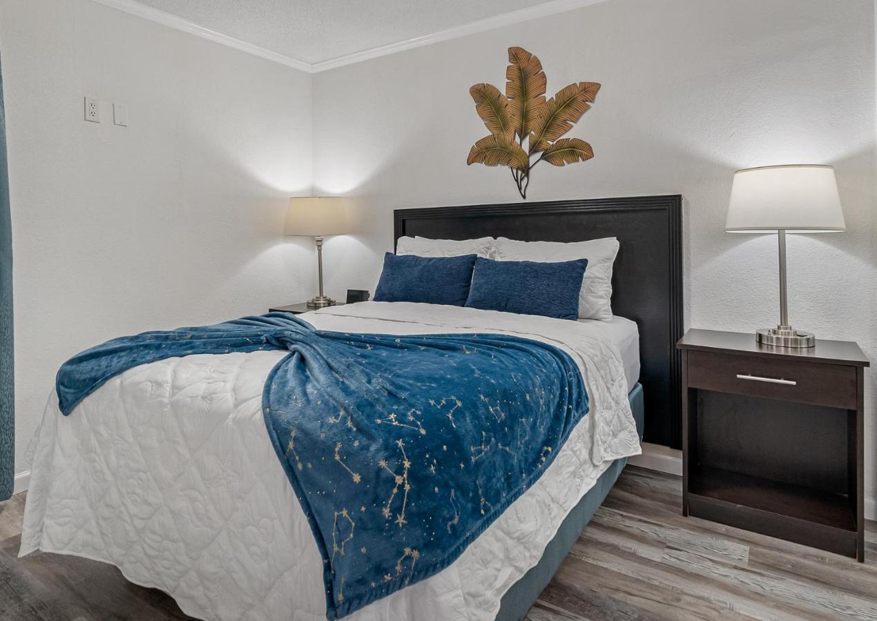 Wake Up To Ocean Views From Your Private Balcony 탬파 외부 사진