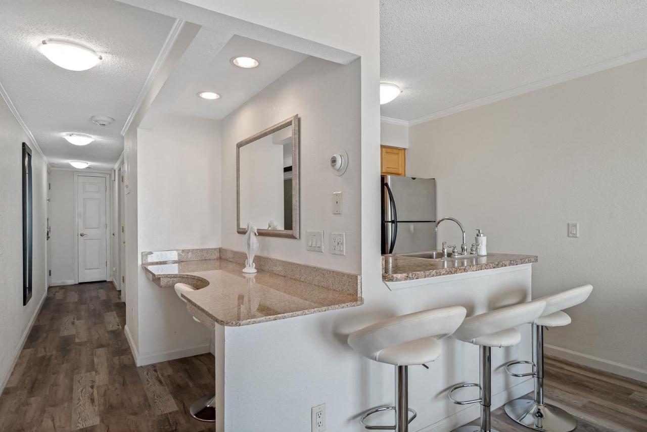 Wake Up To Ocean Views From Your Private Balcony 탬파 외부 사진
