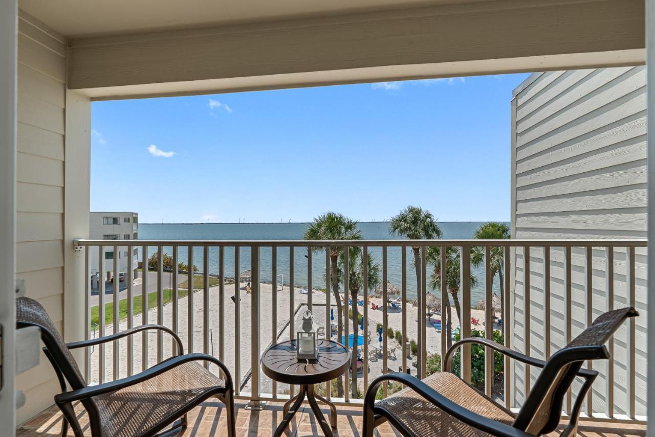 Wake Up To Ocean Views From Your Private Balcony 탬파 외부 사진